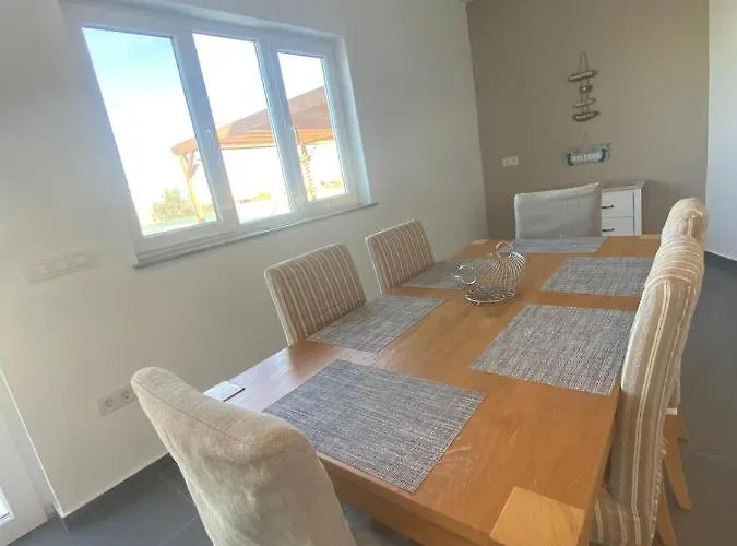 Verano Compartidos Villaverde בית אירוח