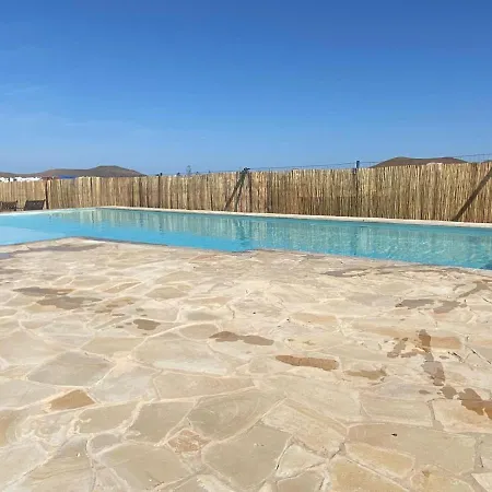 Verano Compartidos Villaverde ホームステイ